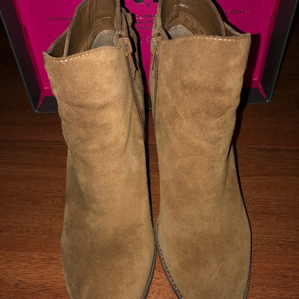 Vince Camuto never wore